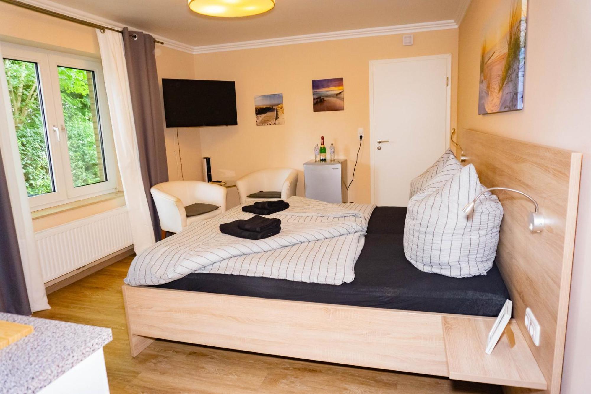 Ferienwohnung Haus Strandlust- Gemuetliches Studio Direkt Am Duemmer Lembruch Exterior foto